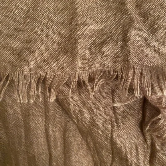 Burberry Cashmere and Silk Scarf/Shawl - Picture 3 of 3